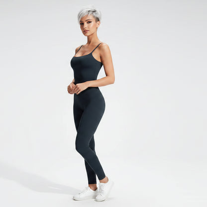 Front view of women’s dark gray square neck gym top with seamless activewear fit - AresFit