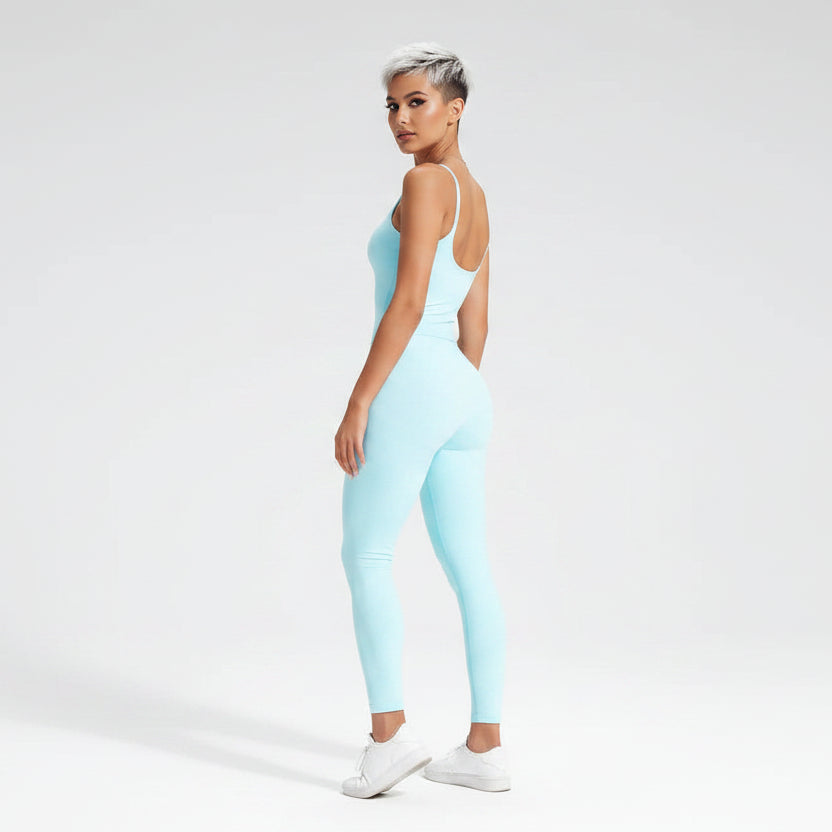 Women’s light blue square neck gym top with breathable seamless fabric - AresFit